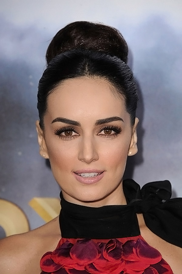 Ana de la Reguera arrives at the Cowboys and Aliens World Premiere at